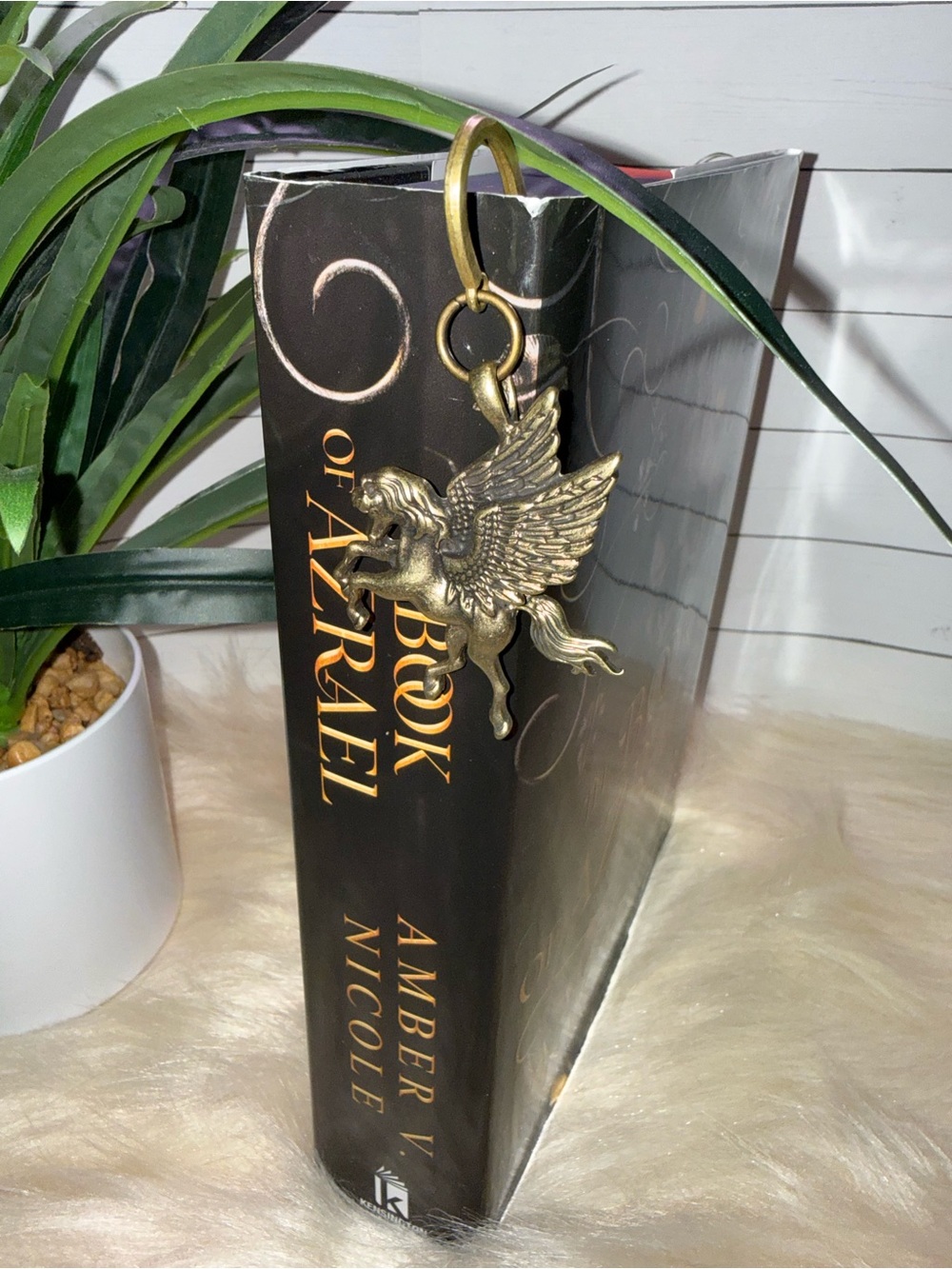 Amber V. Nicole Gold Pegasus Keychain Bookmark - Gold Decorative Book Accessory